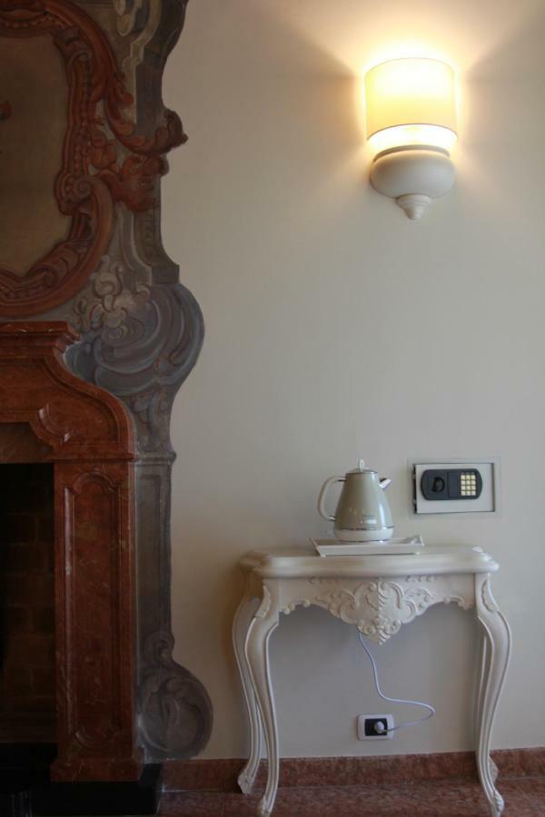 Galleria Imperiale Relais De Charme Сарнико Экстерьер фото
